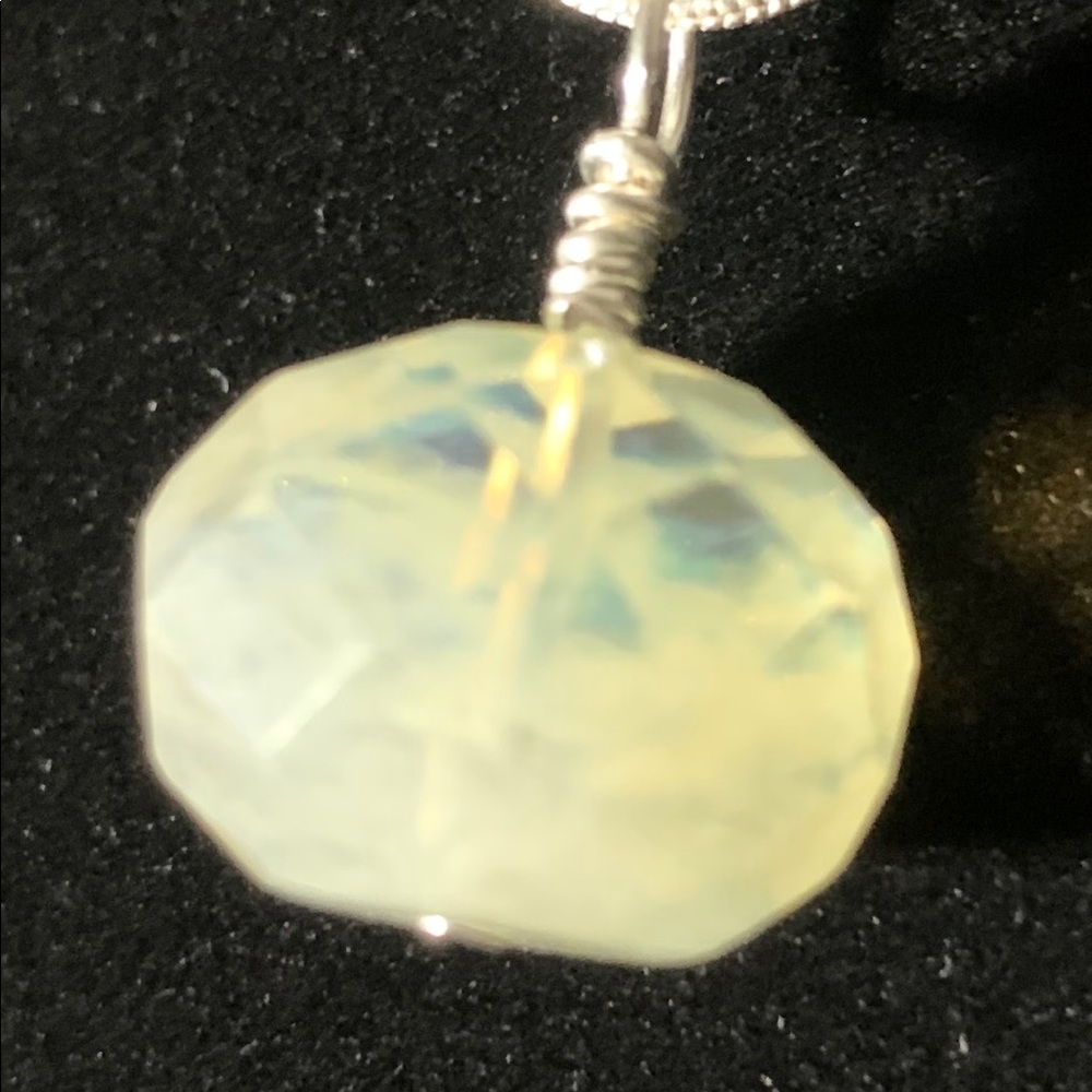 Lemon Quartz Crystal Pendant. Free ss chain with offer. Handmade - Picture 5 of 7